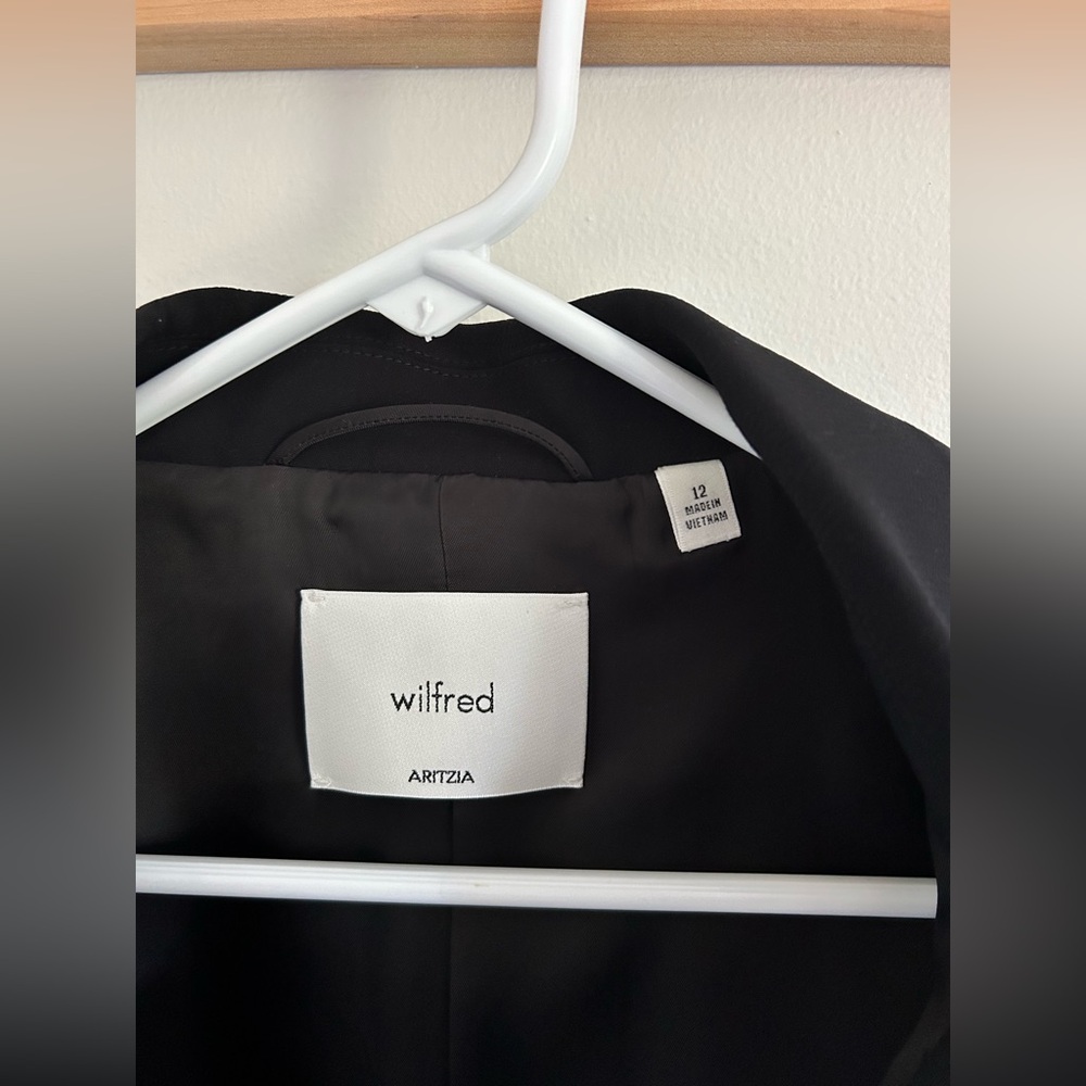 Aritzia Black Women's Blazer Jacket - Picture 2 of 5